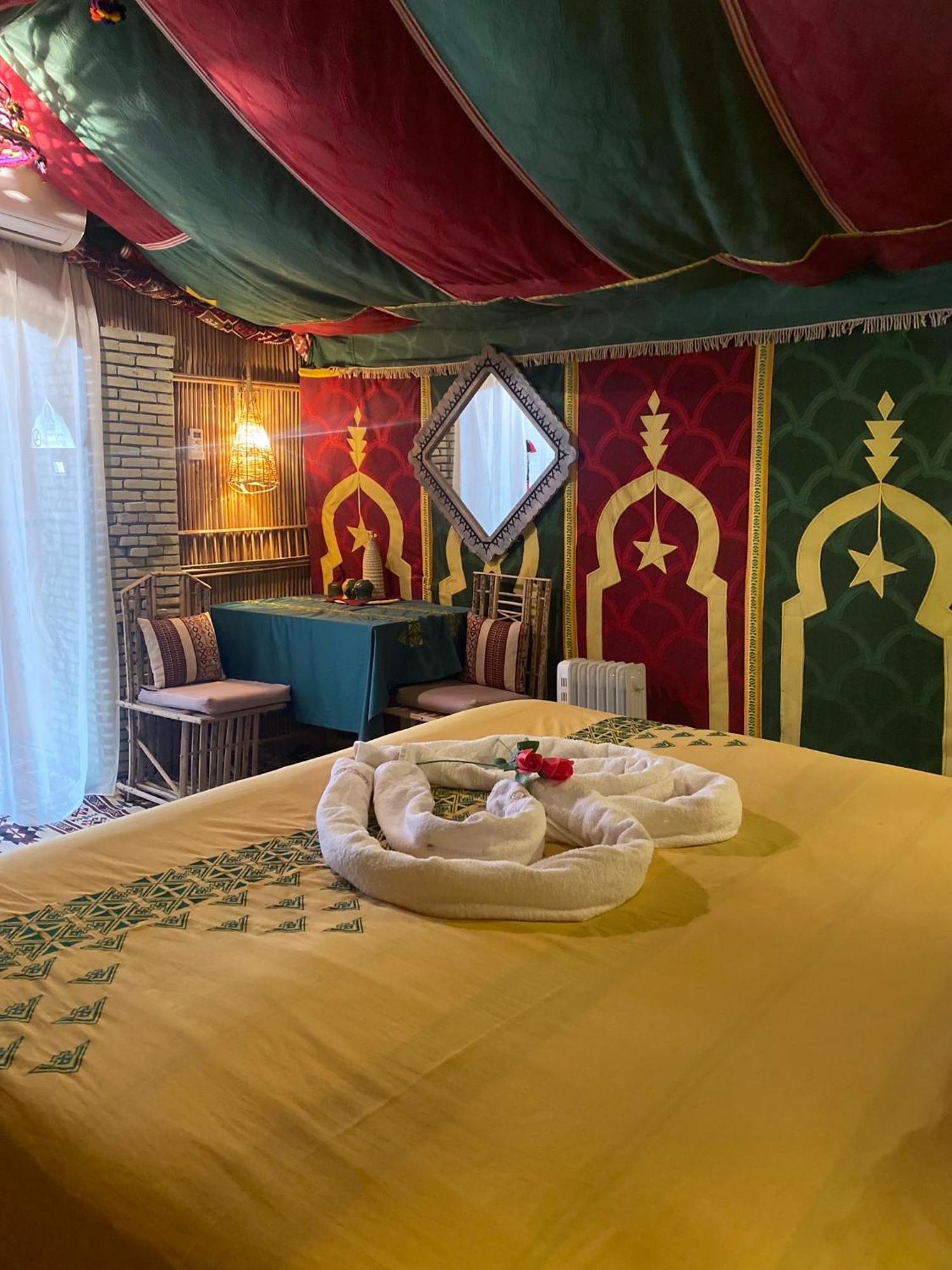 Tente Et Restaurant Elbey Douz Bagian luar foto